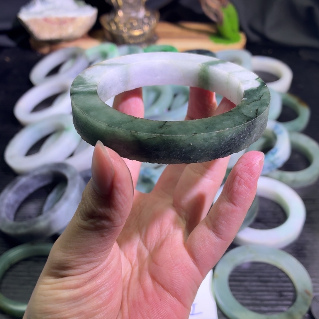 定制翡翠未镶嵌天然翡翠A货毛胚手镯定制