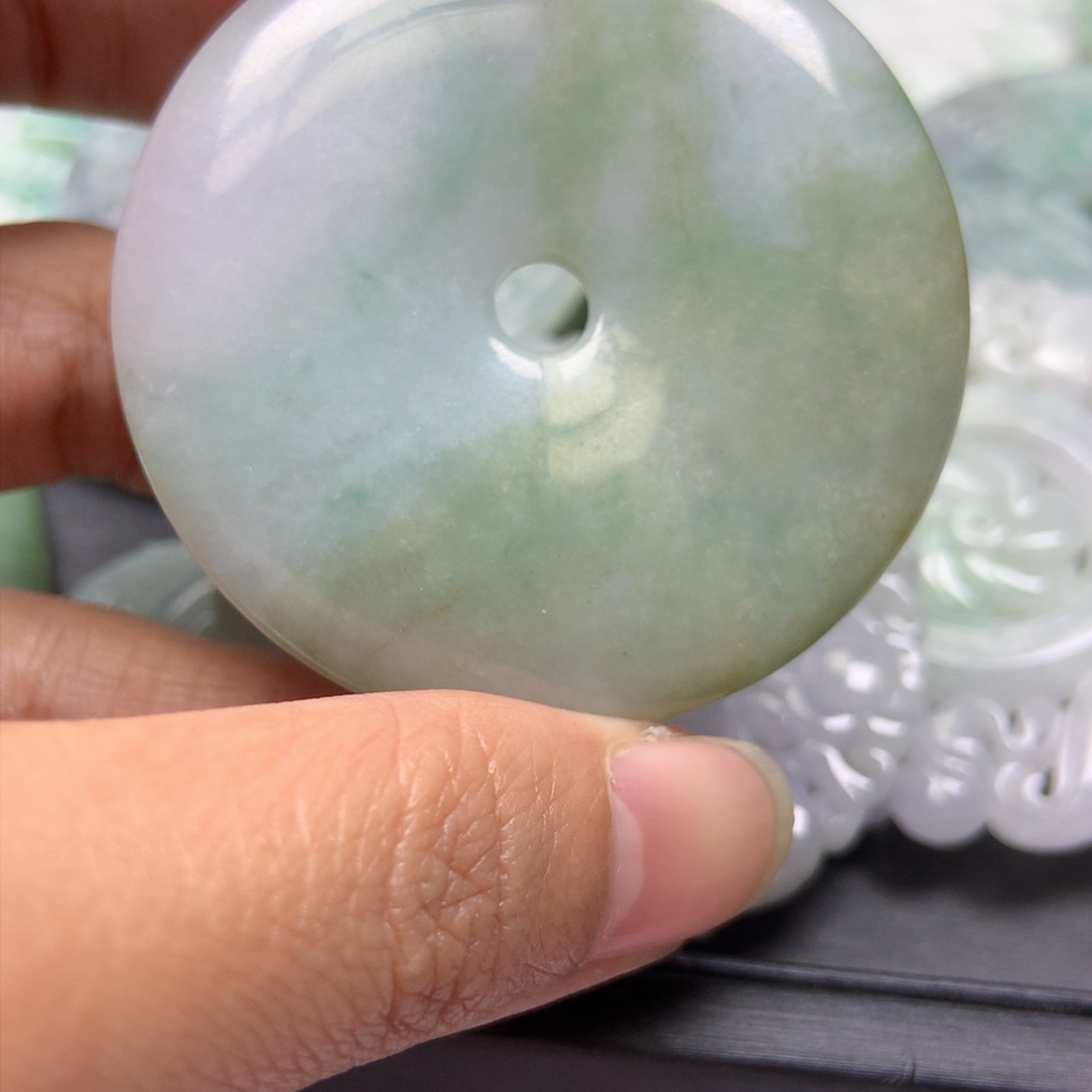 翡翠颈饰未镶嵌天然翡翠