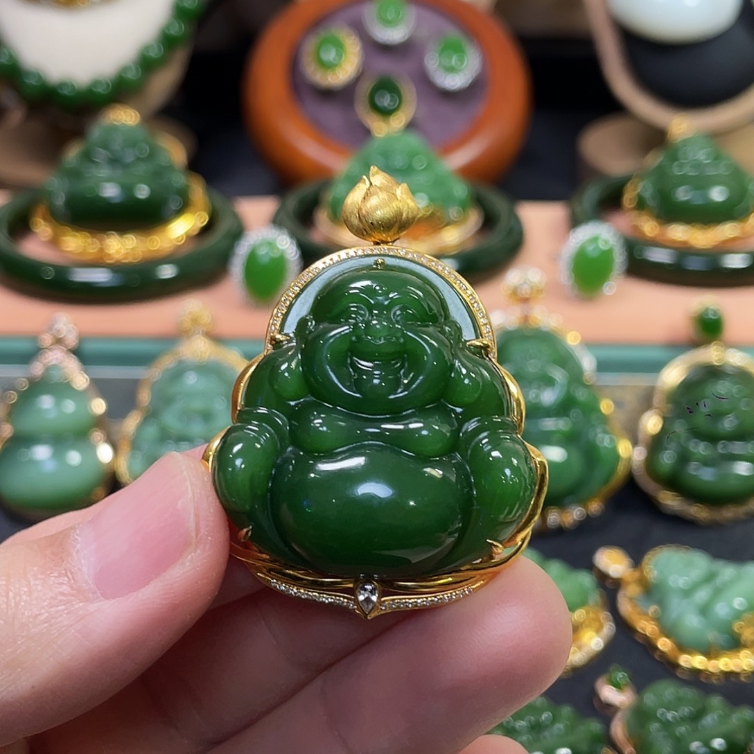 和田玉（碧玉）18K金镶嵌颈饰35mm