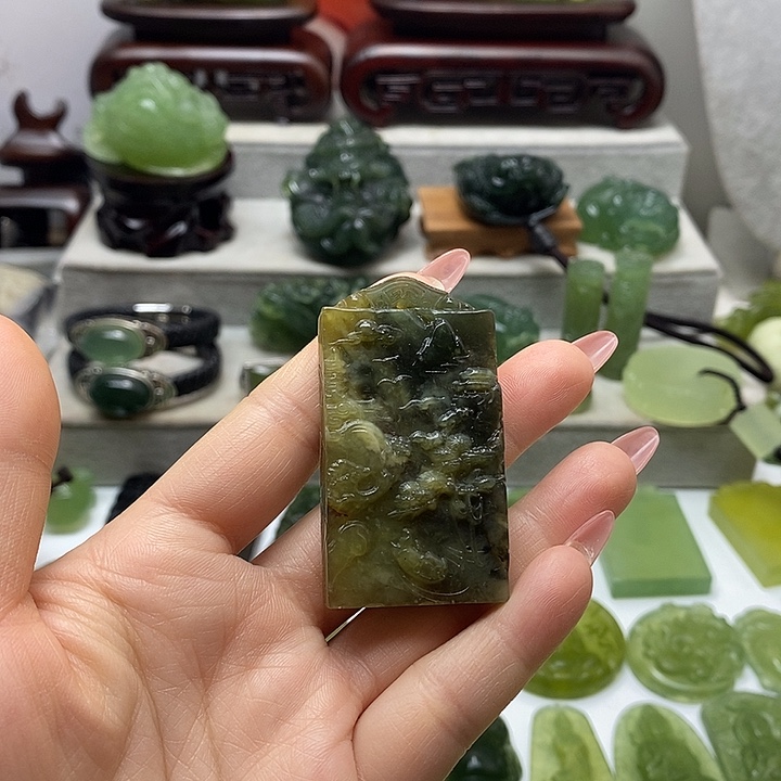 ꧁***+蛇纹石玉未镶嵌挂件