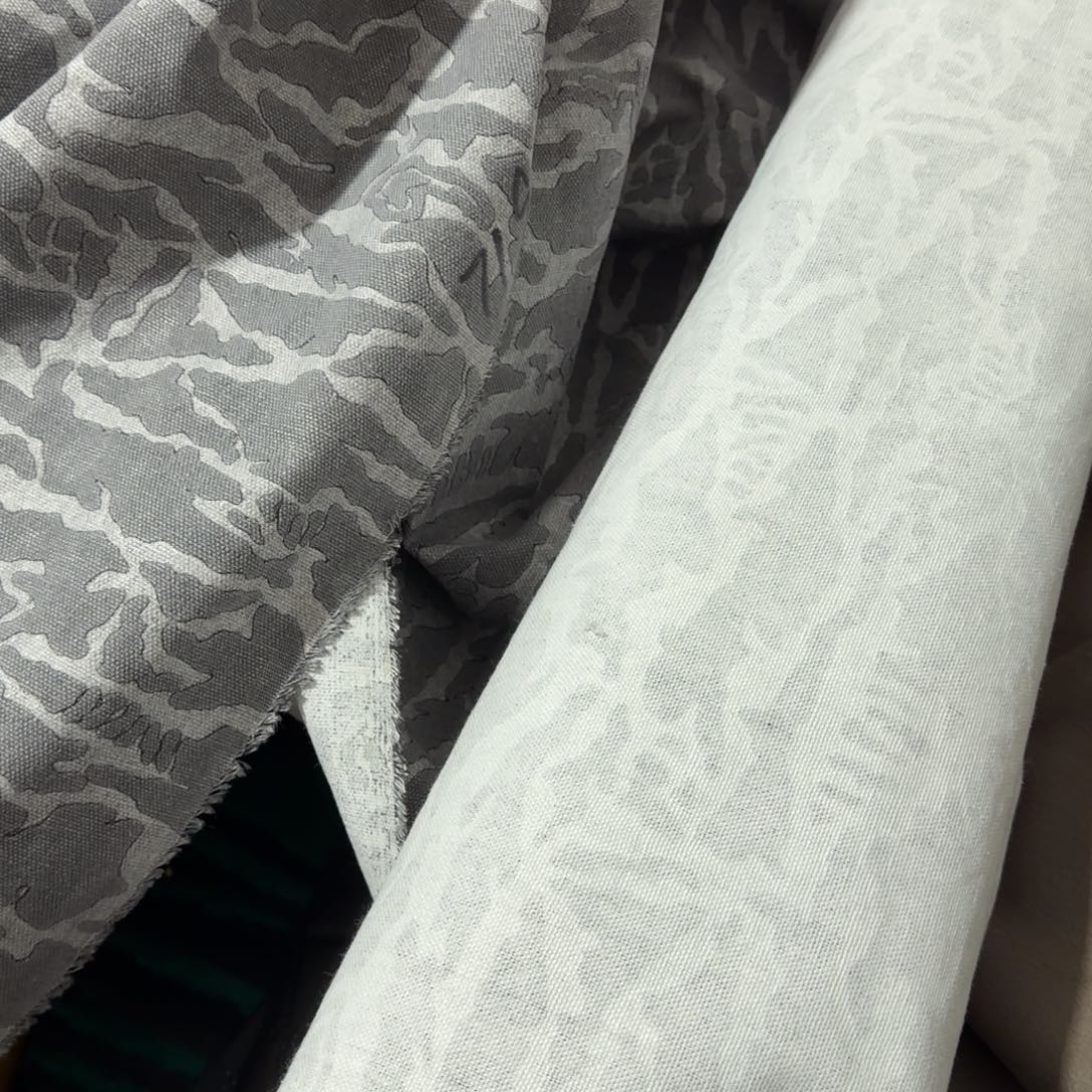 三米一份迷彩帆布B09。  