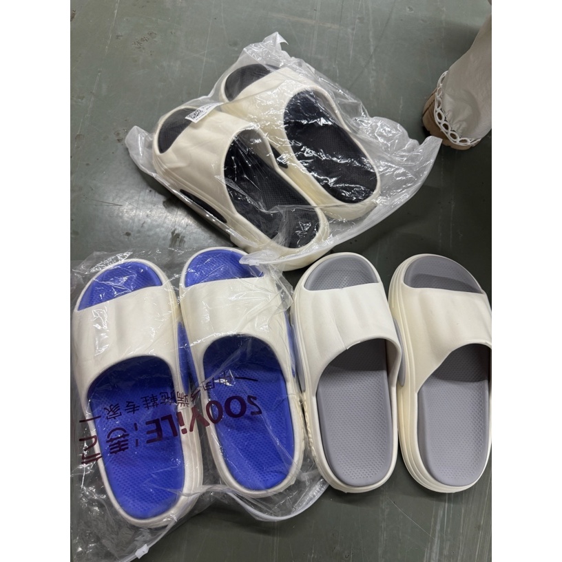 男女款夏日时尚拖鞋