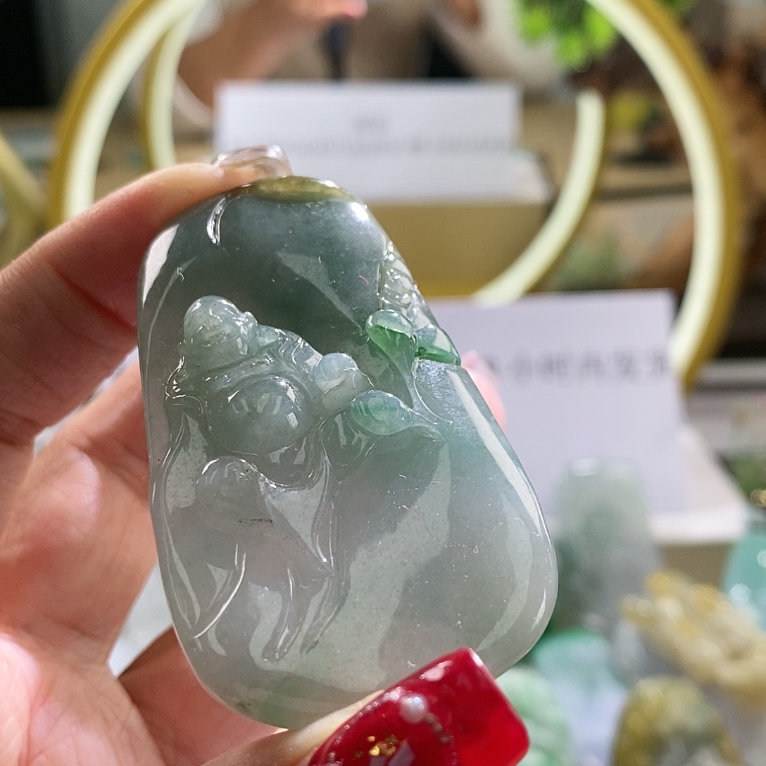 【闪购商品】翡翠颈饰未镶嵌佛