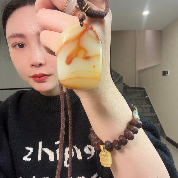 *****蛇纹石玉未镶嵌颈饰