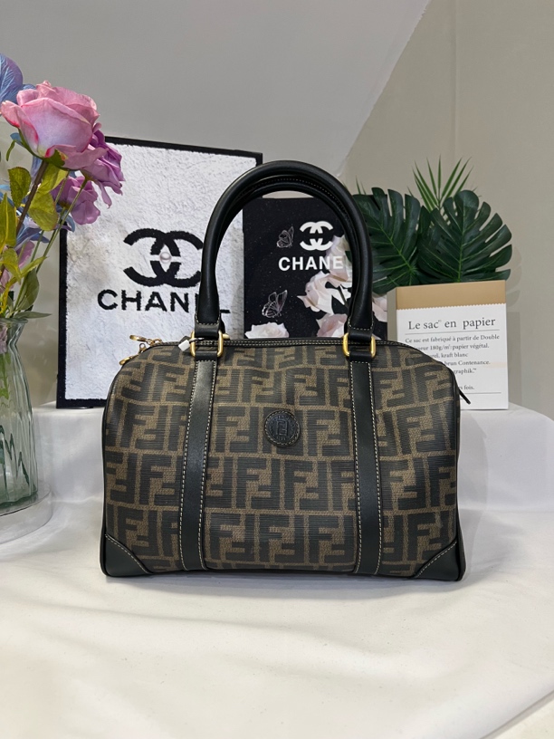 95新 FENDI/芬迪 兔兔奢/芬迪手提包波士顿/25020