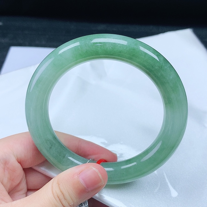 翡翠手镯未镶嵌53胖