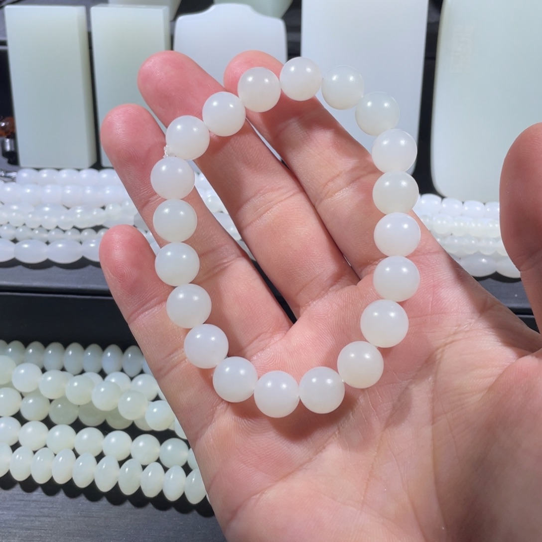 和田玉未镶嵌颈饰手串