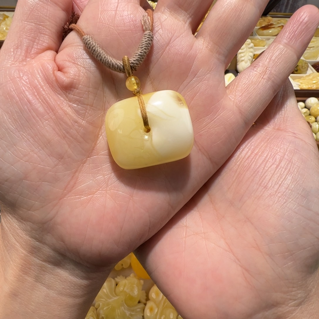 琥珀未镶嵌裸石蜜蜡