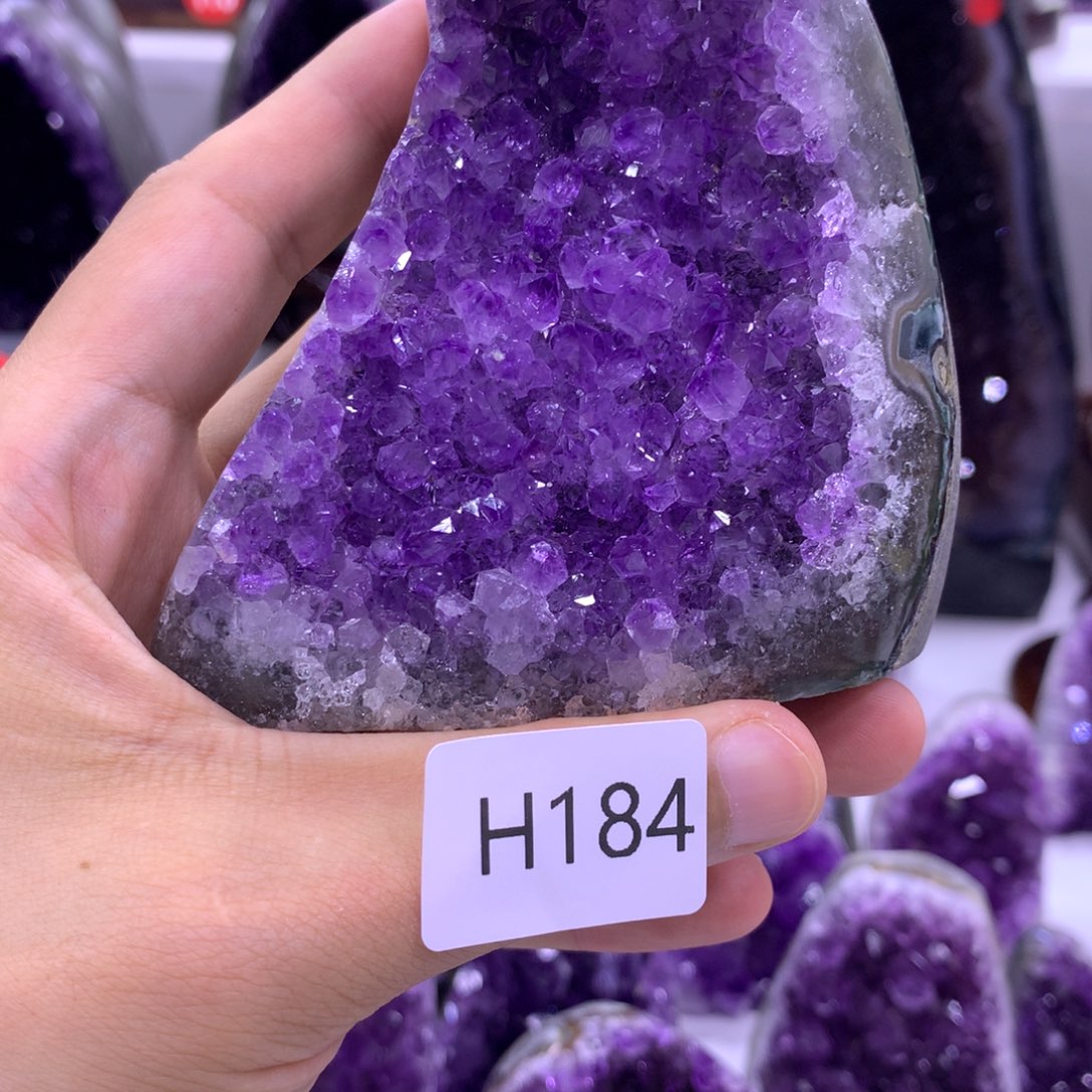 织绣乌拉圭紫水晶摆件184