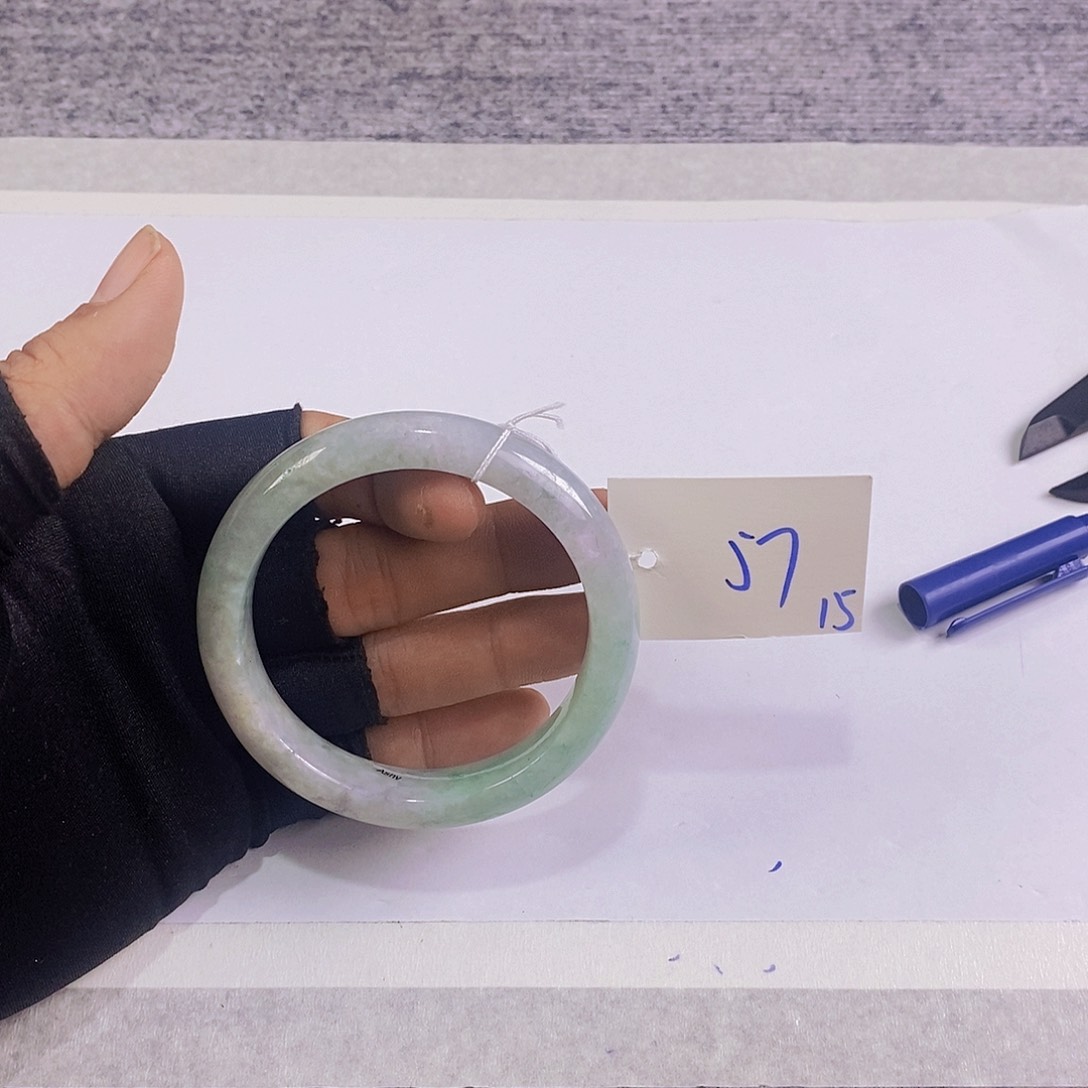 未镶嵌手镯翡翠15