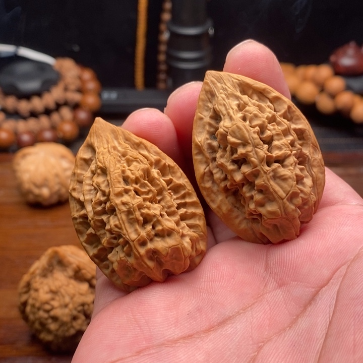 文玩核桃把件红缨枪