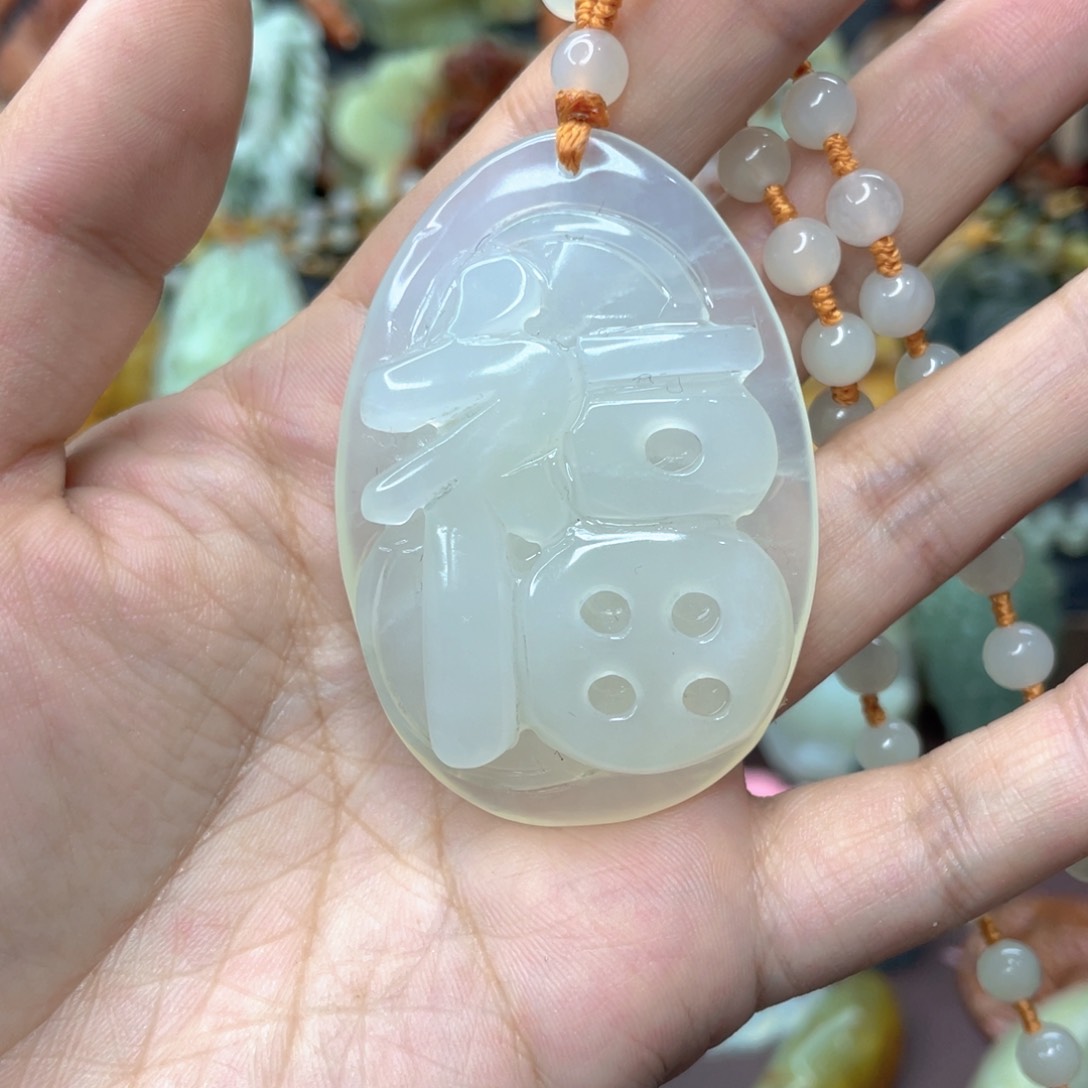 蛇纹石玉颈饰未镶嵌