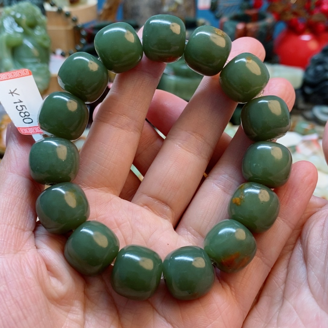 透闪石质玉手串未镶嵌
