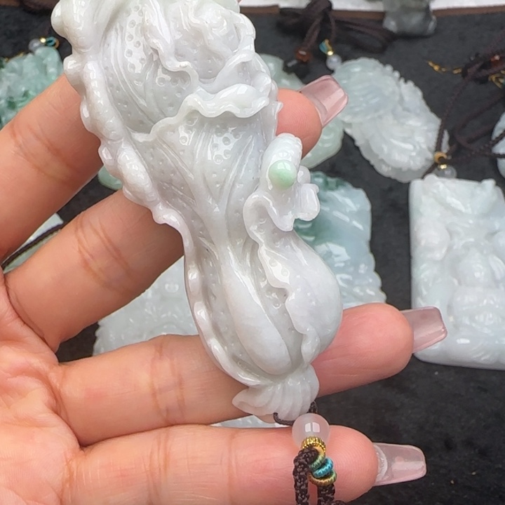 翡翠挂件未镶嵌白茶