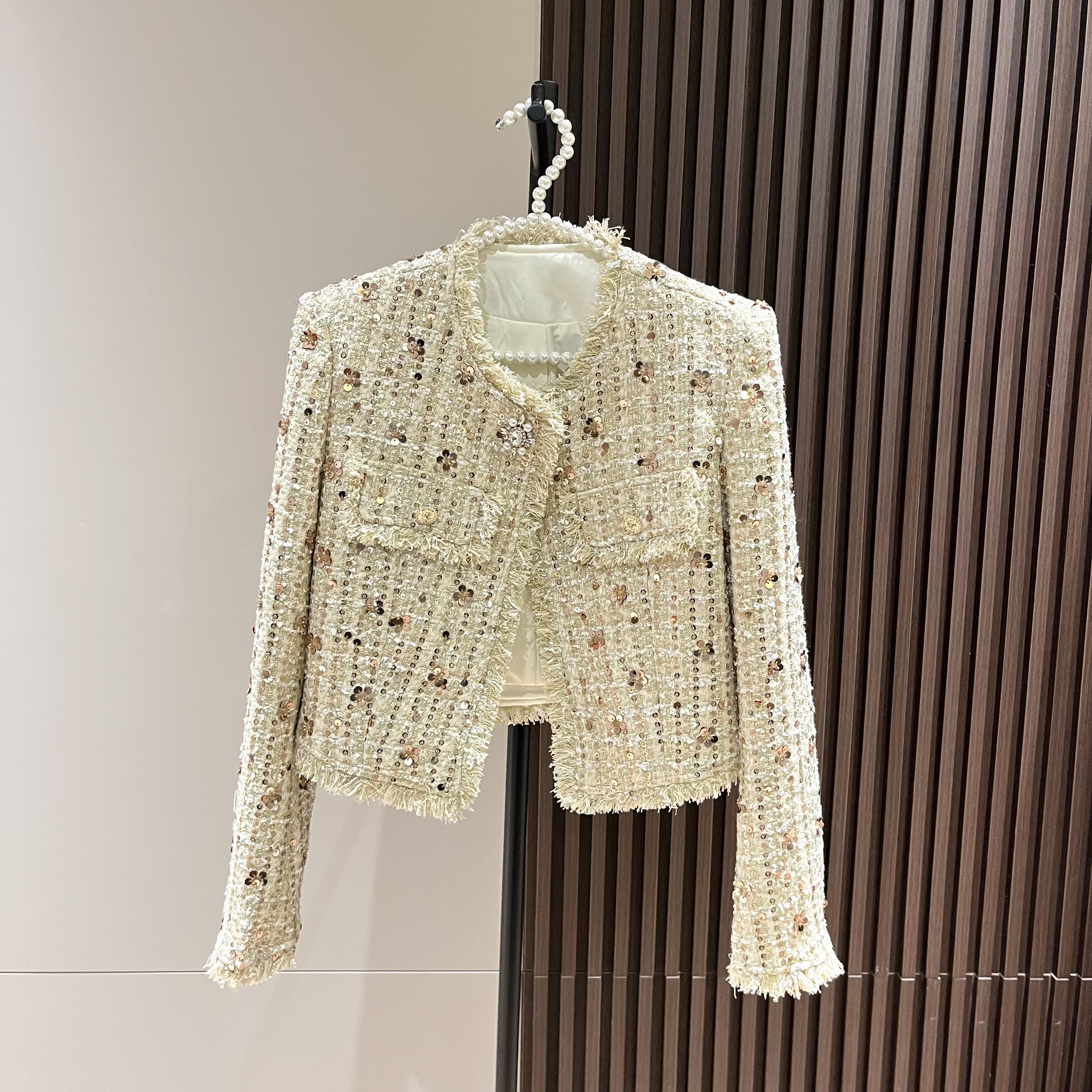 高奢气质法式流苏亮片圆领长袖百搭时尚春款短外套