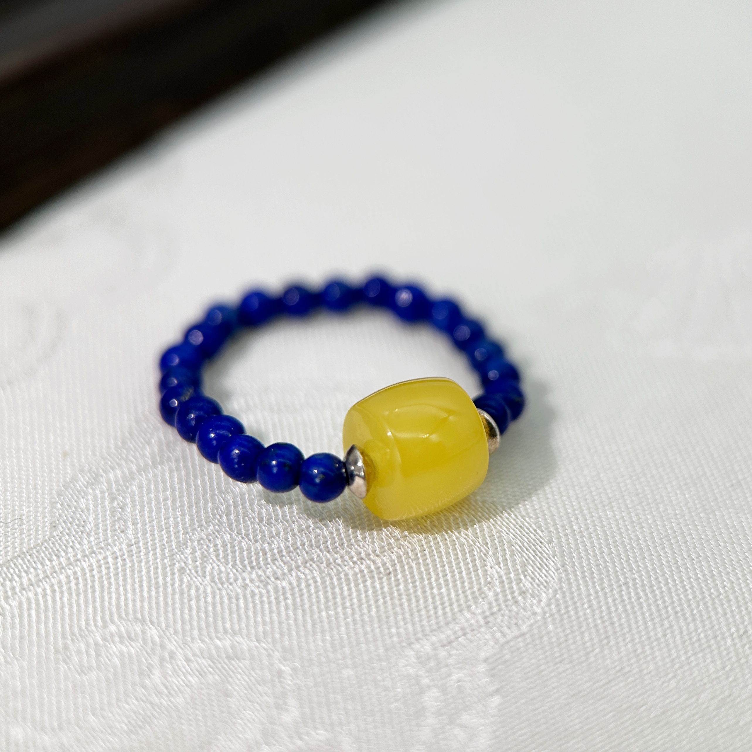 【时光蓝契】青金石戒指 蜜蜡款（天然珠宝多样性发其一）