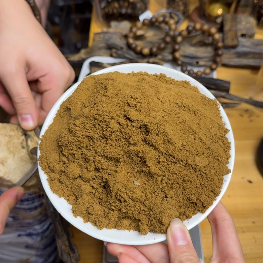 沉香手把件陆河沉水粉100克