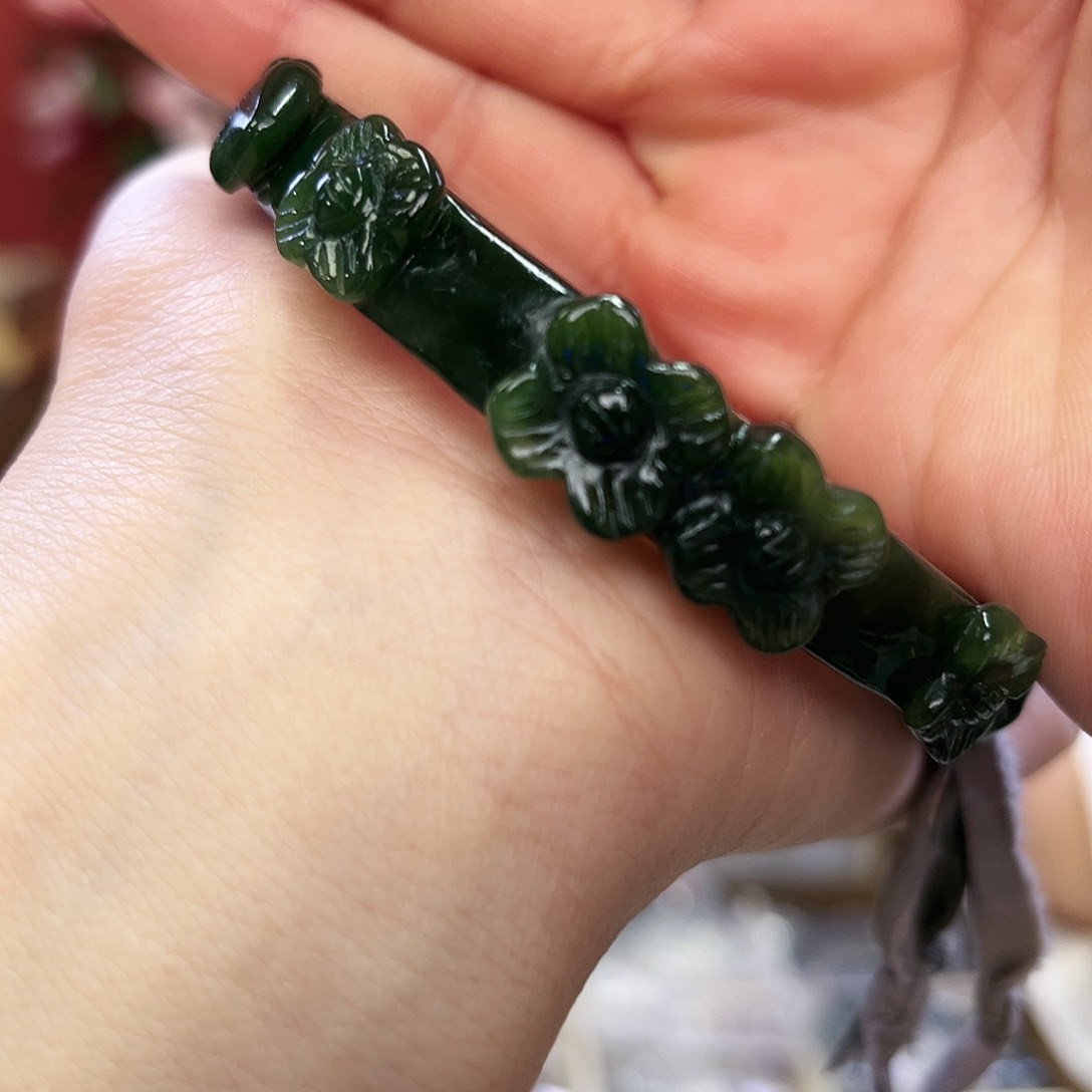 和田玉（碧玉）手链未镶嵌仙**?梅花半镯布条