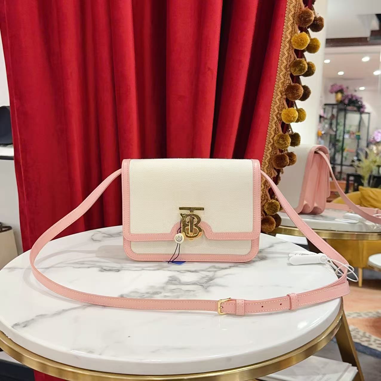 95新 BURBERRY/博柏利 GGS tb豆腐包粉色拼白色单肩包 44712072