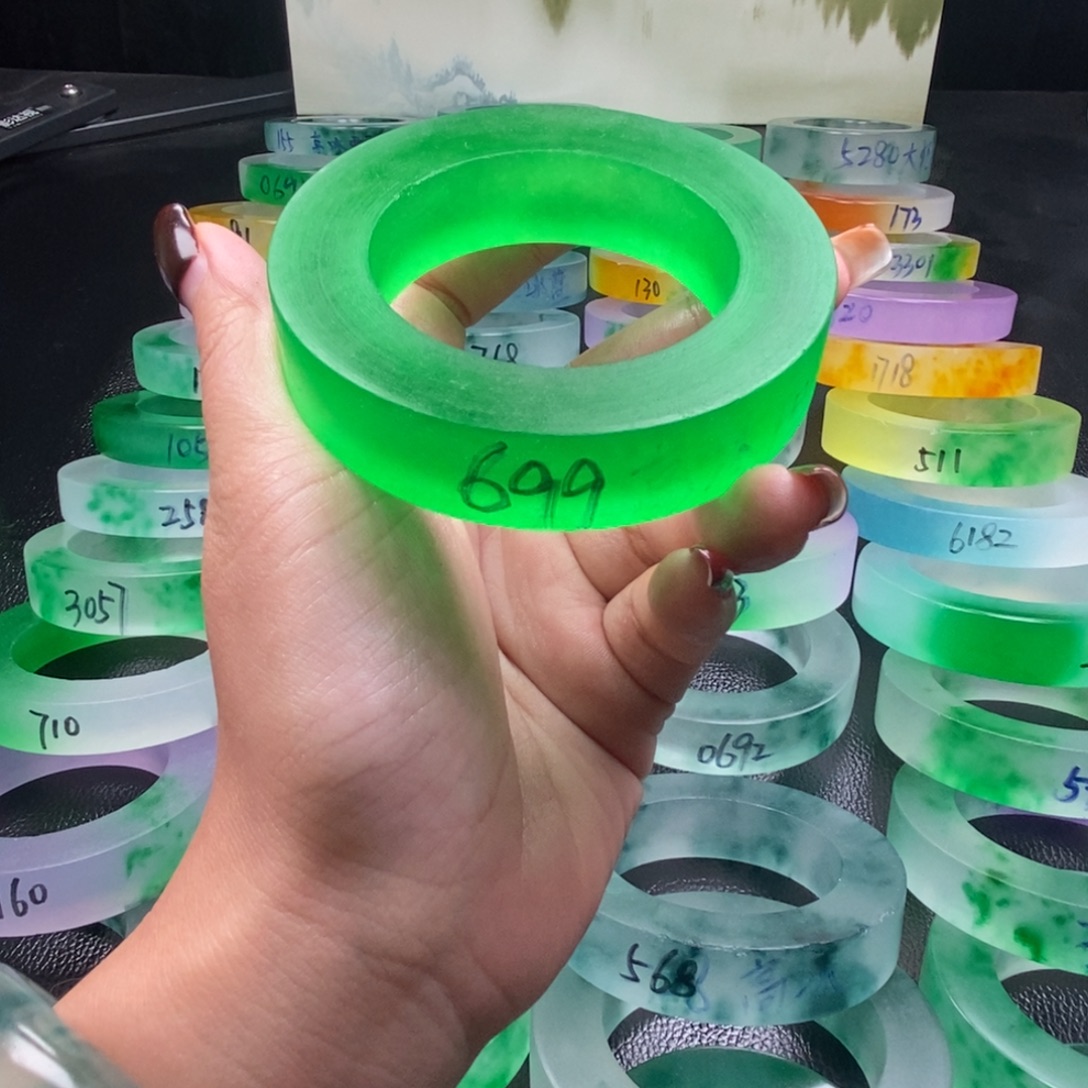 洋***贝玉百搭时尚独龙翠手镯