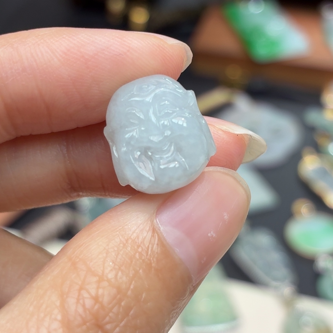 翡翠未镶嵌颈饰珠子