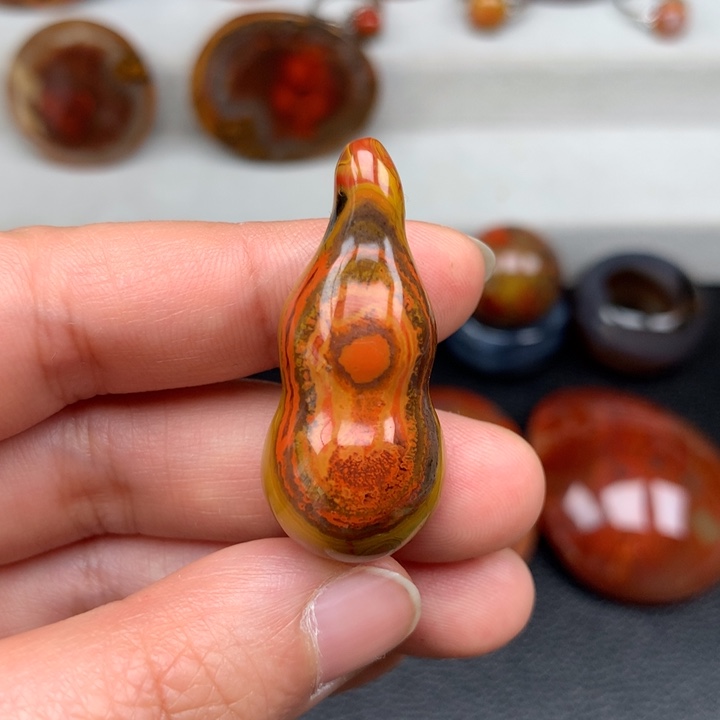 玛瑙/玉髓合金颈饰