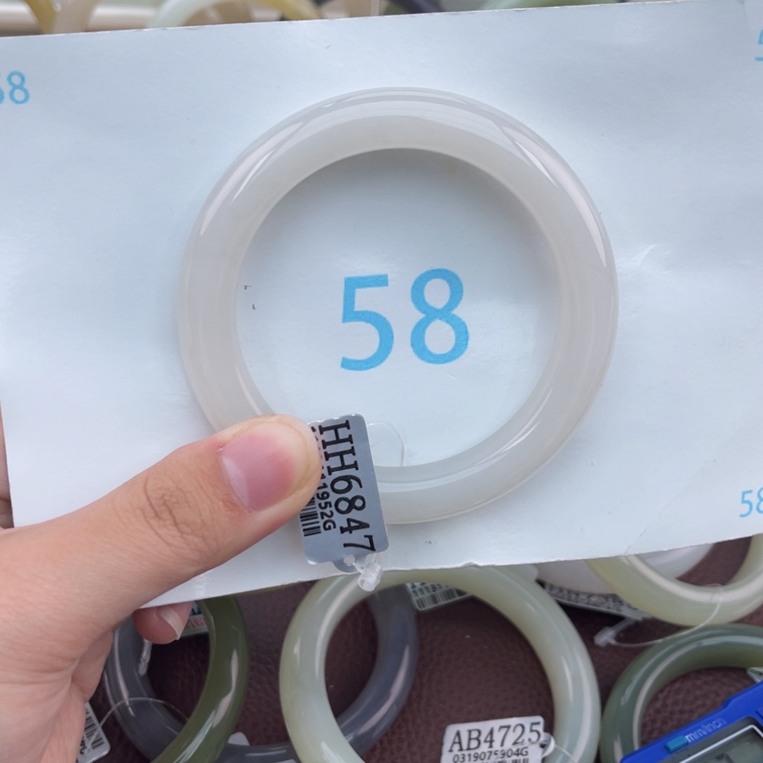 和田玉手镯未镶嵌w****v