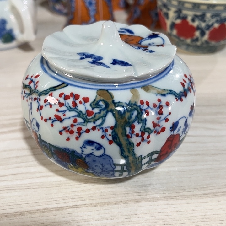 瓷片景德镇陶瓷茶叶罐。绿。