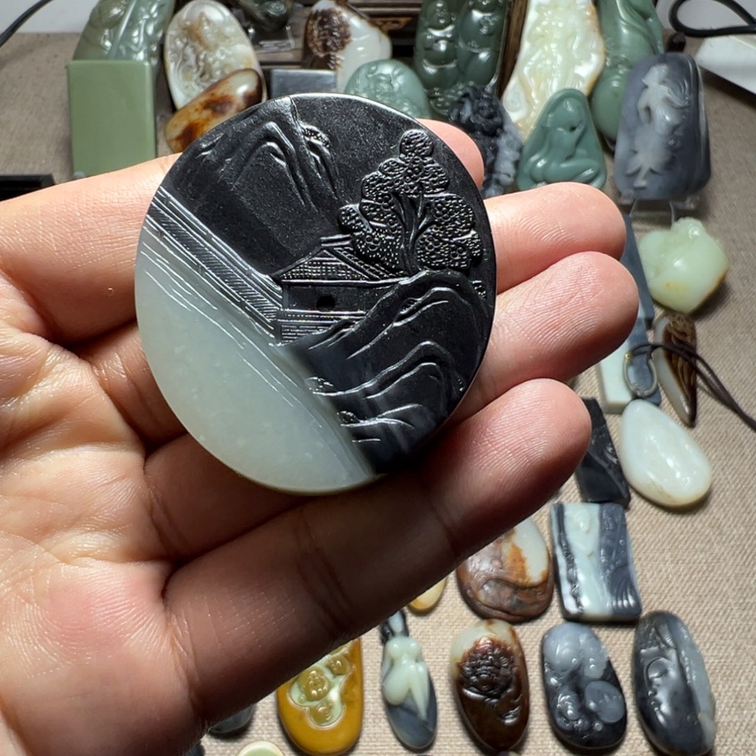 和田玉未镶嵌挂件山水