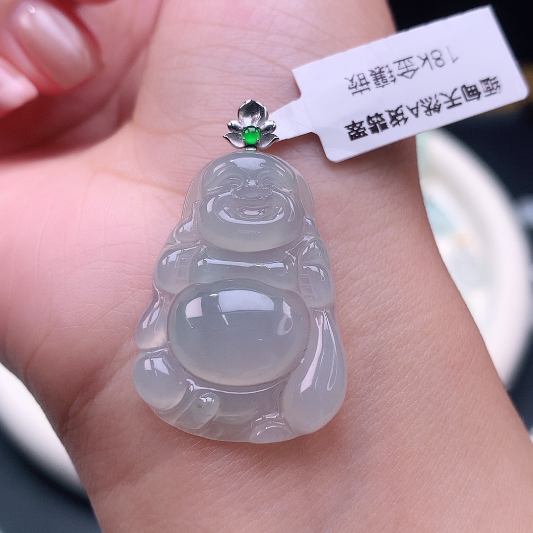 颈饰18K金镶嵌翡翠布袋佛