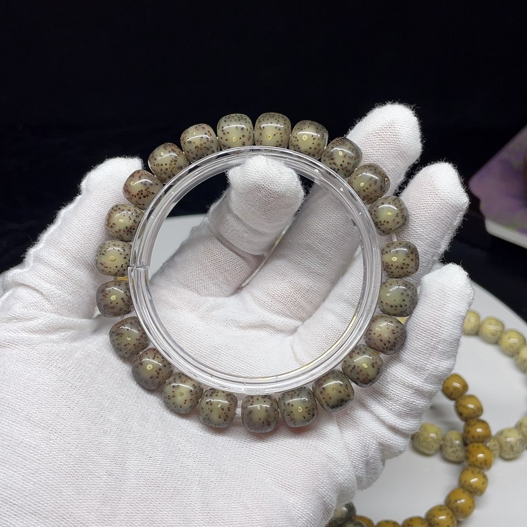 吊坠星月菩提36。10/9黑冰黄金瞳