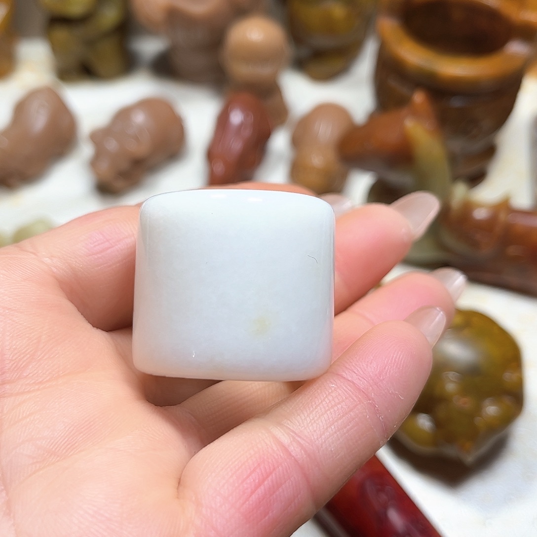 白玉菩提吊坠白玉菩提吊坠