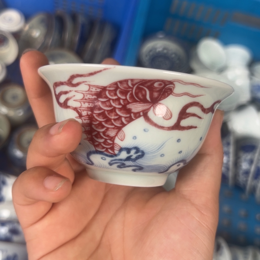 白青花釉里红鱼化龙压手杯