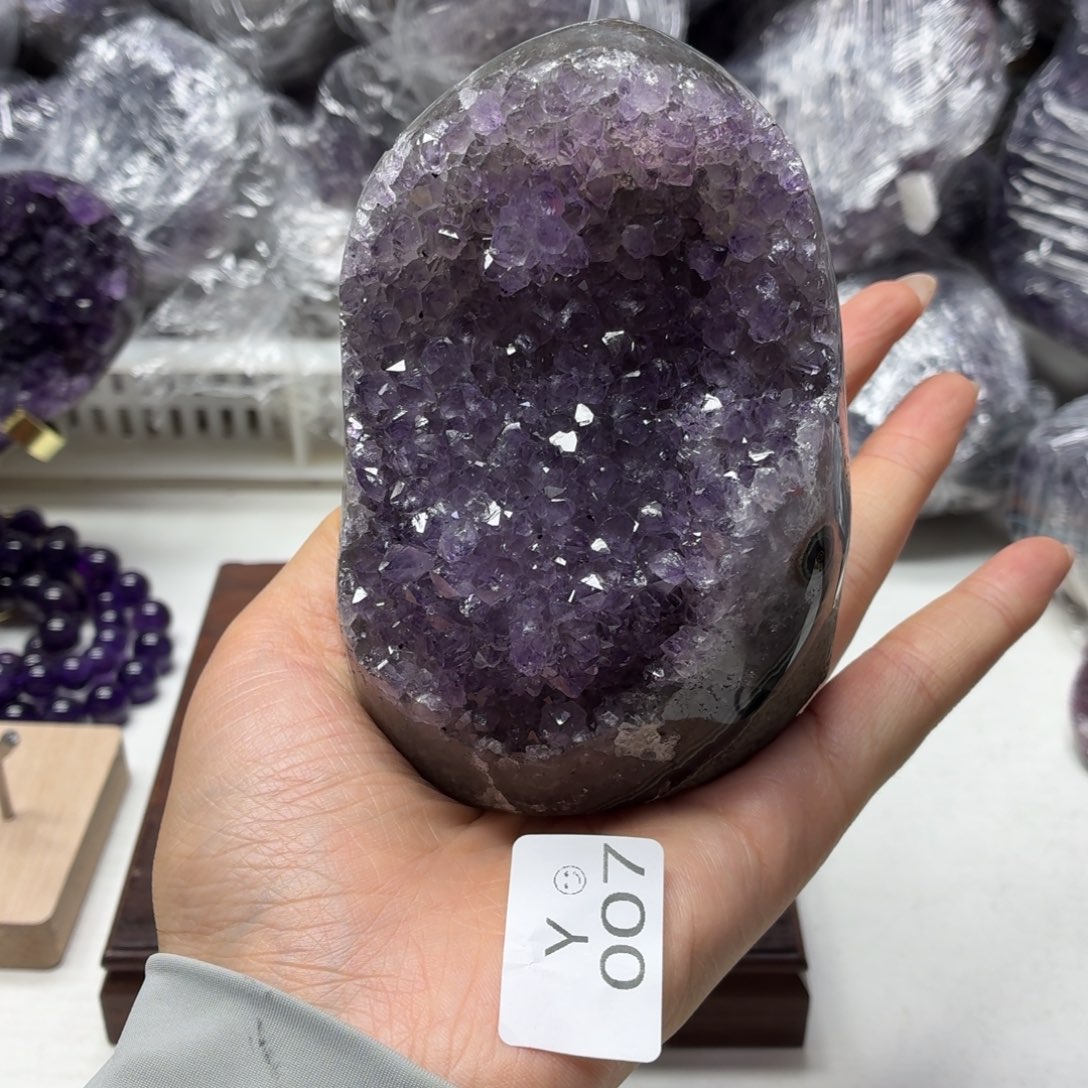 水晶摆件未镶嵌紫水晶