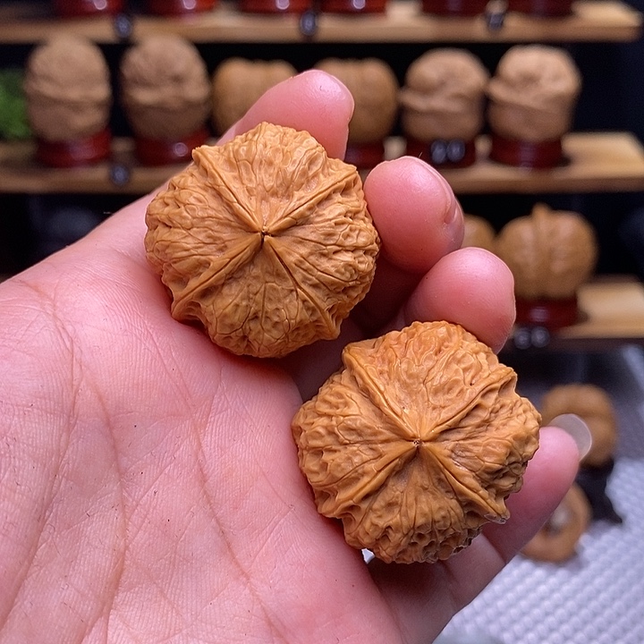 文玩核桃吊坠珊瑚纹四棱14