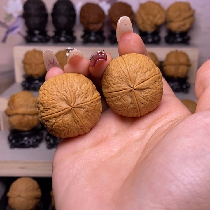 文玩核桃把件42Y—蚂蚁纹龙蛋四棱32尺31克