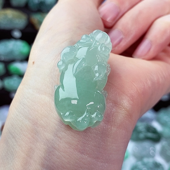 翡翠颈饰未镶嵌天然