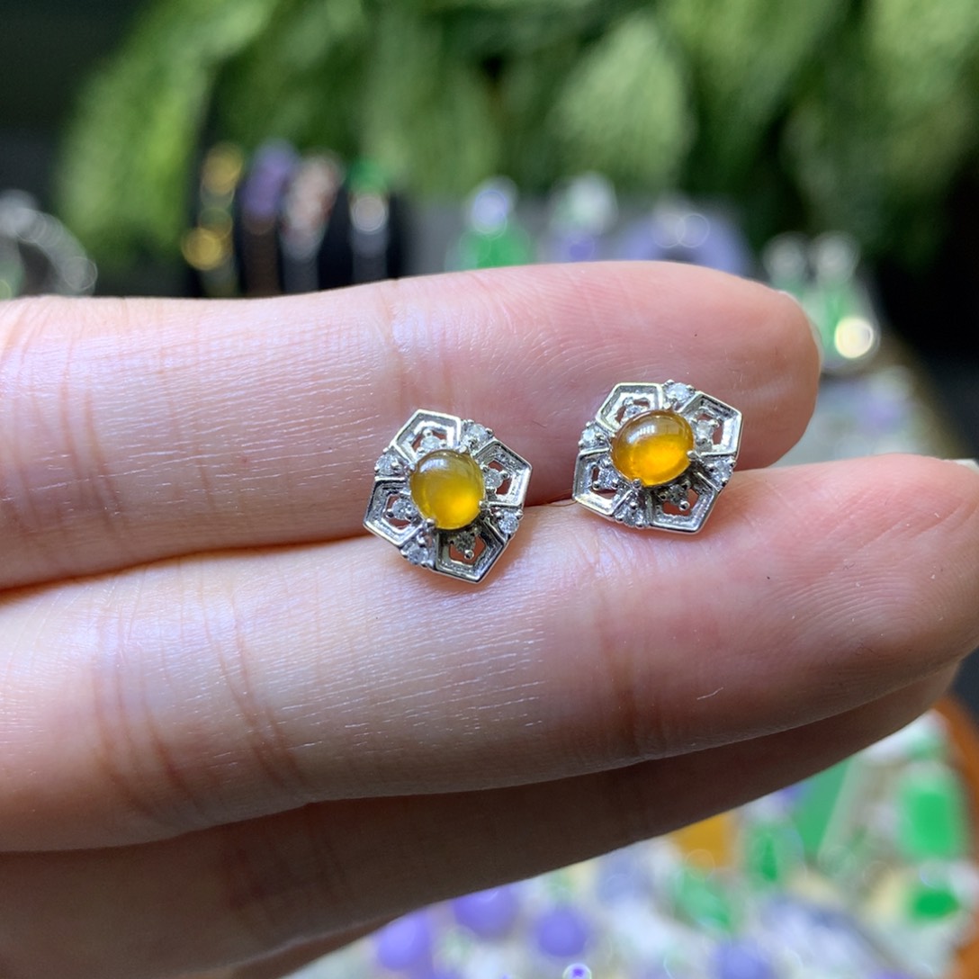 颈饰18K金镶嵌翡翠