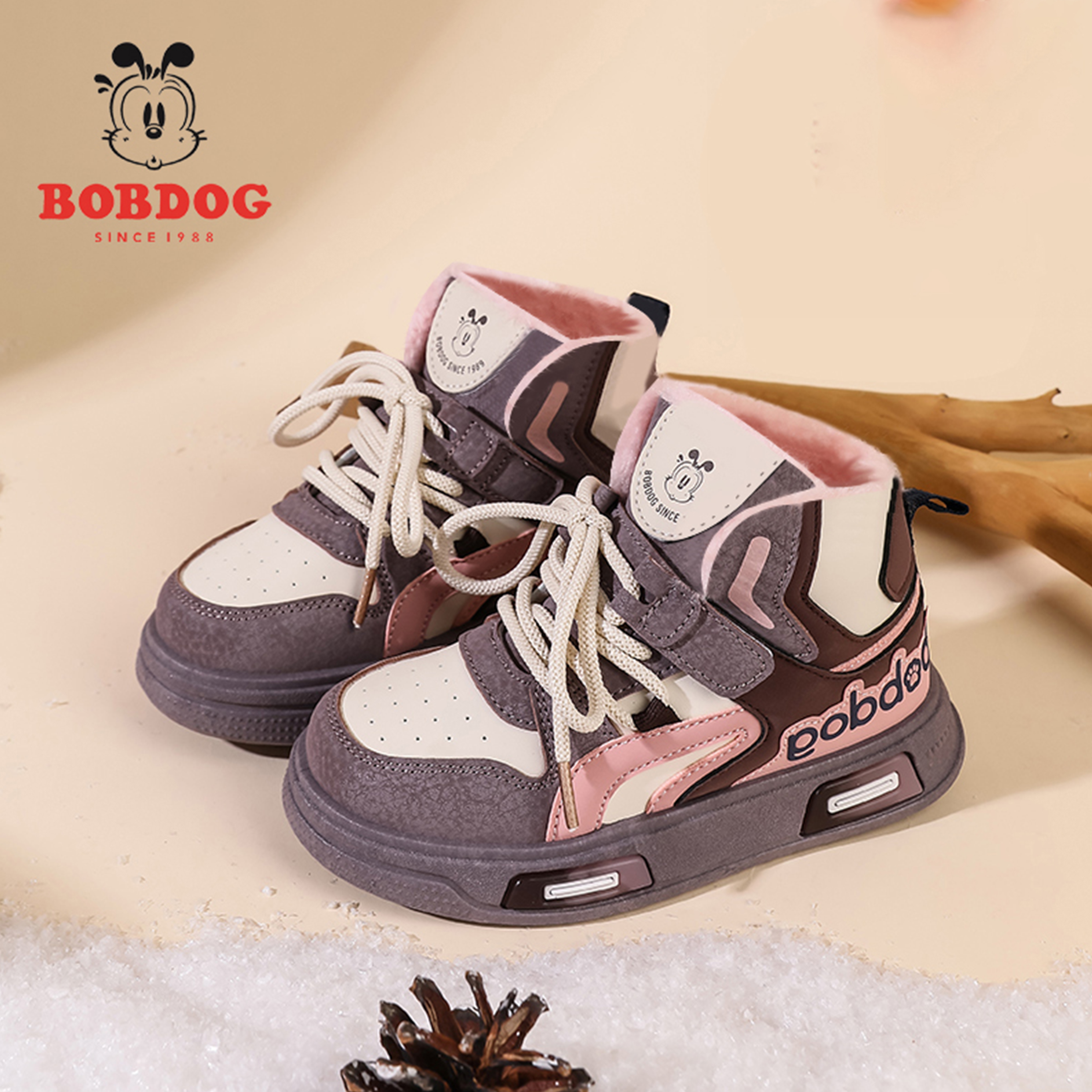 Bobdog/巴布豆新春贺岁二棉板鞋运动鞋皮面防水时尚百搭高帮板鞋