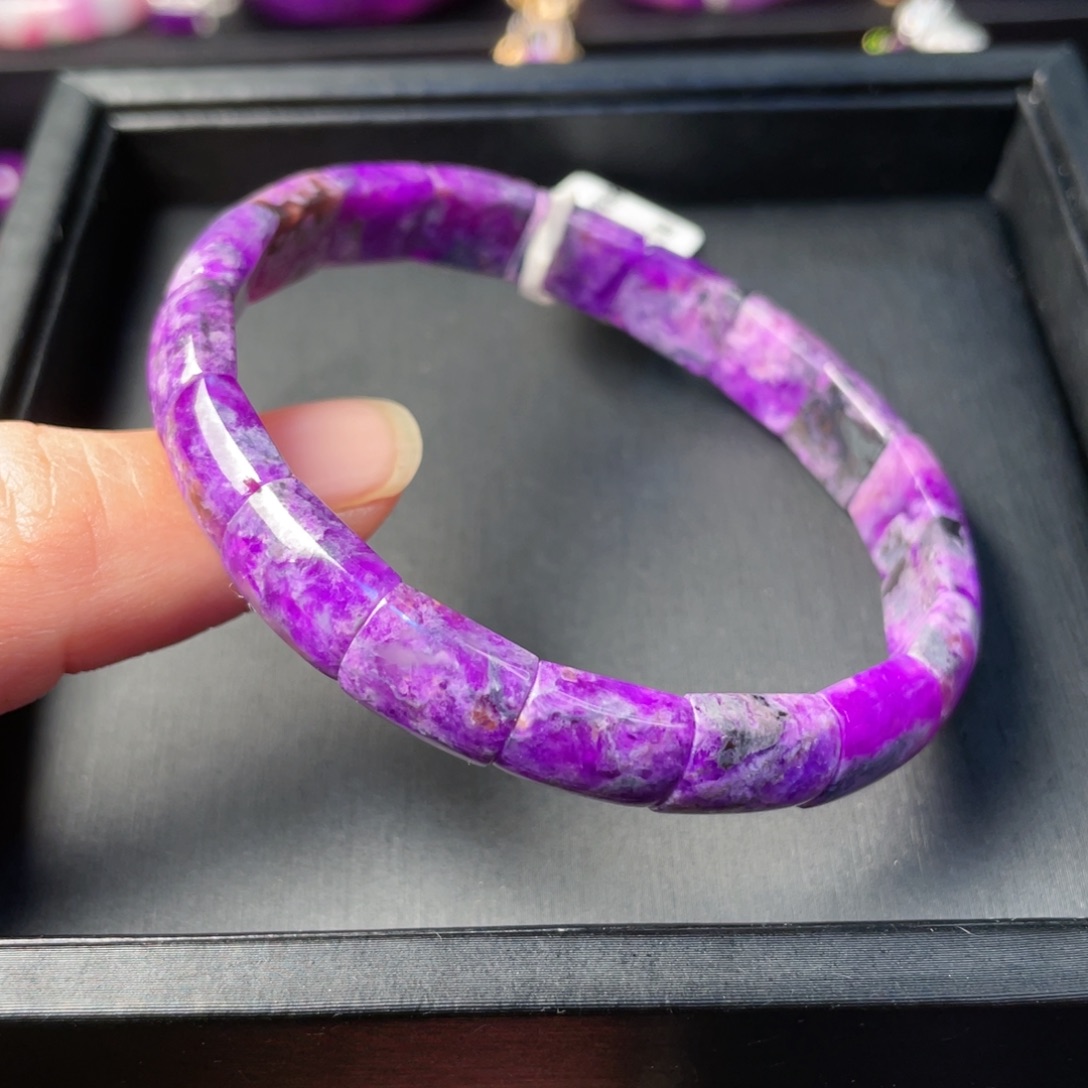 苏纪石（舒俱来）未镶嵌冰种紫樱花镯排