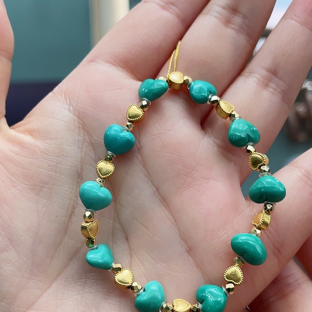 绿松石颈饰18K金镶嵌