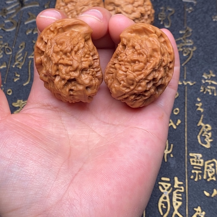 文玩核桃把件雕核桃