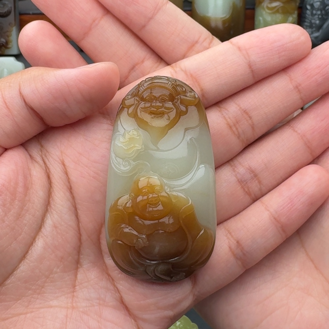 小***虎和田玉未镶嵌颈饰