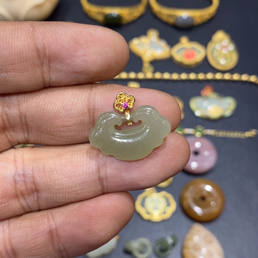 和田玉颈饰银S925镀金镶嵌