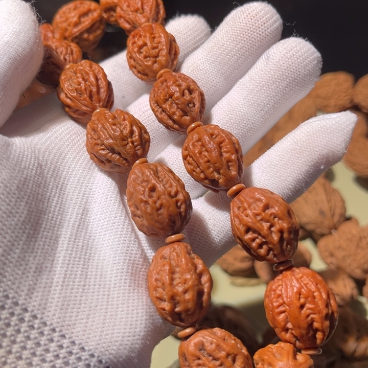 豪***g手串文玩核桃…………