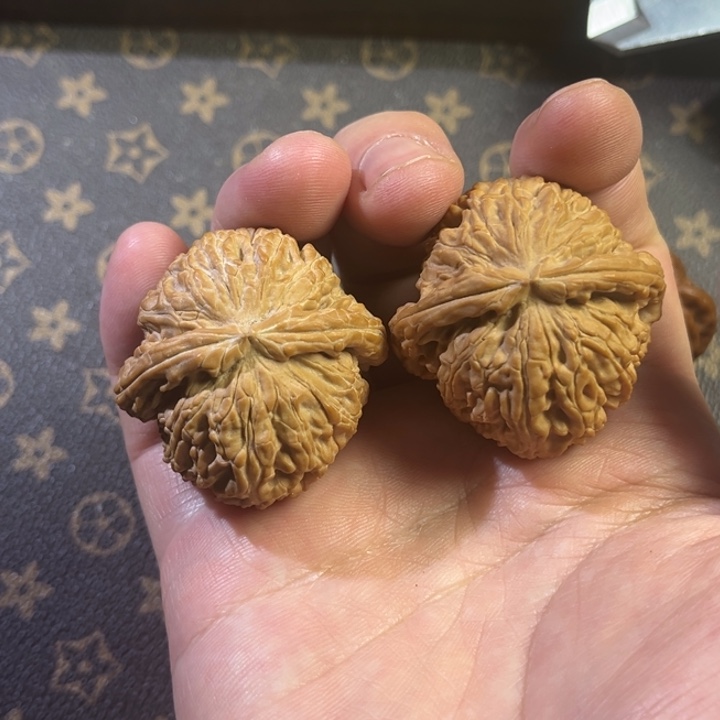 文玩核桃把件磨盘