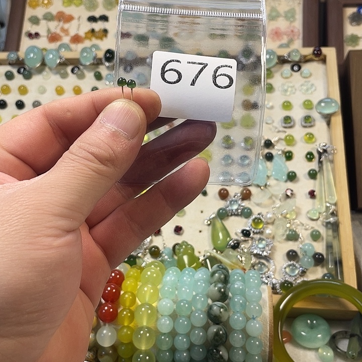 蛇纹石玉合金耳钉