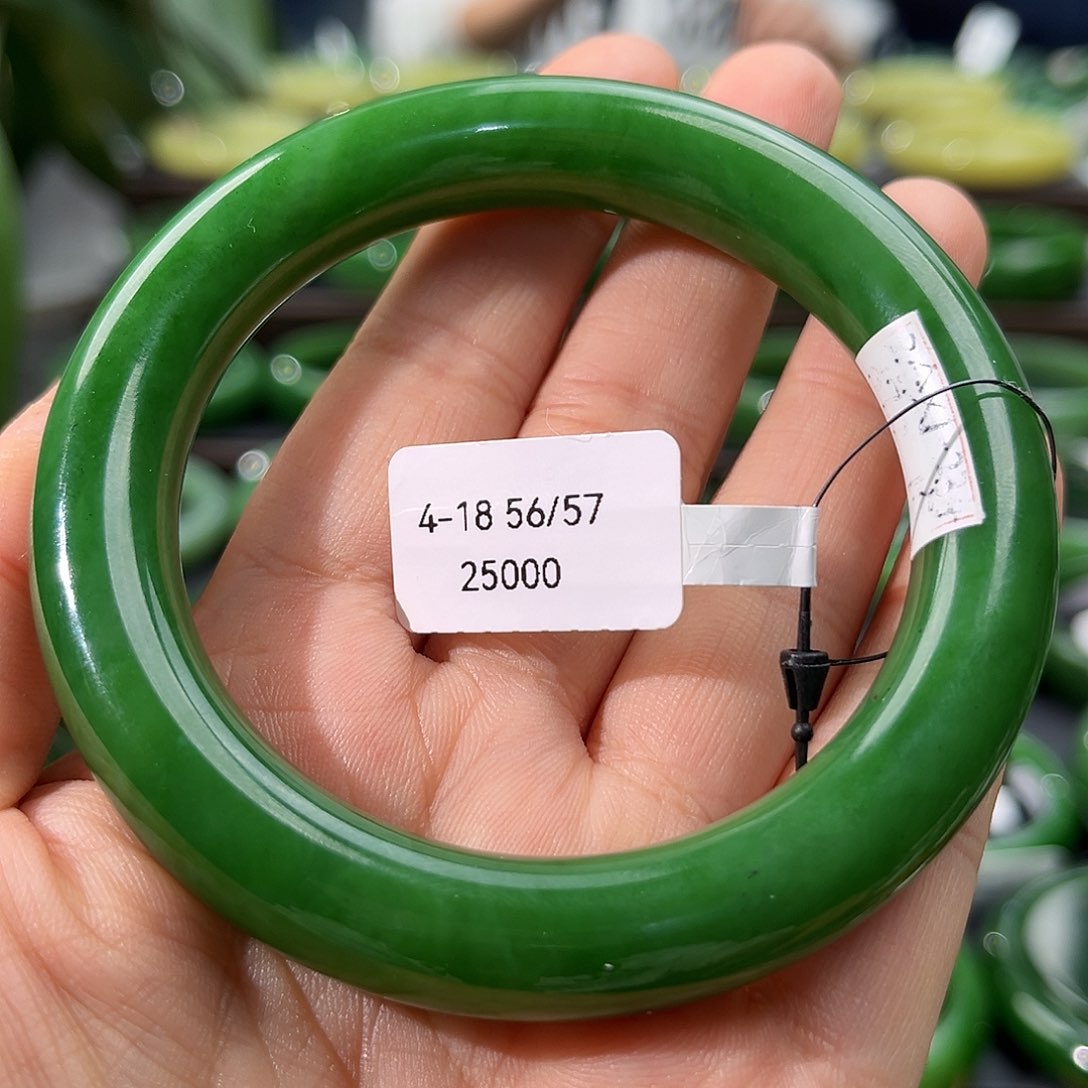 和田玉（碧玉）未镶嵌手镯