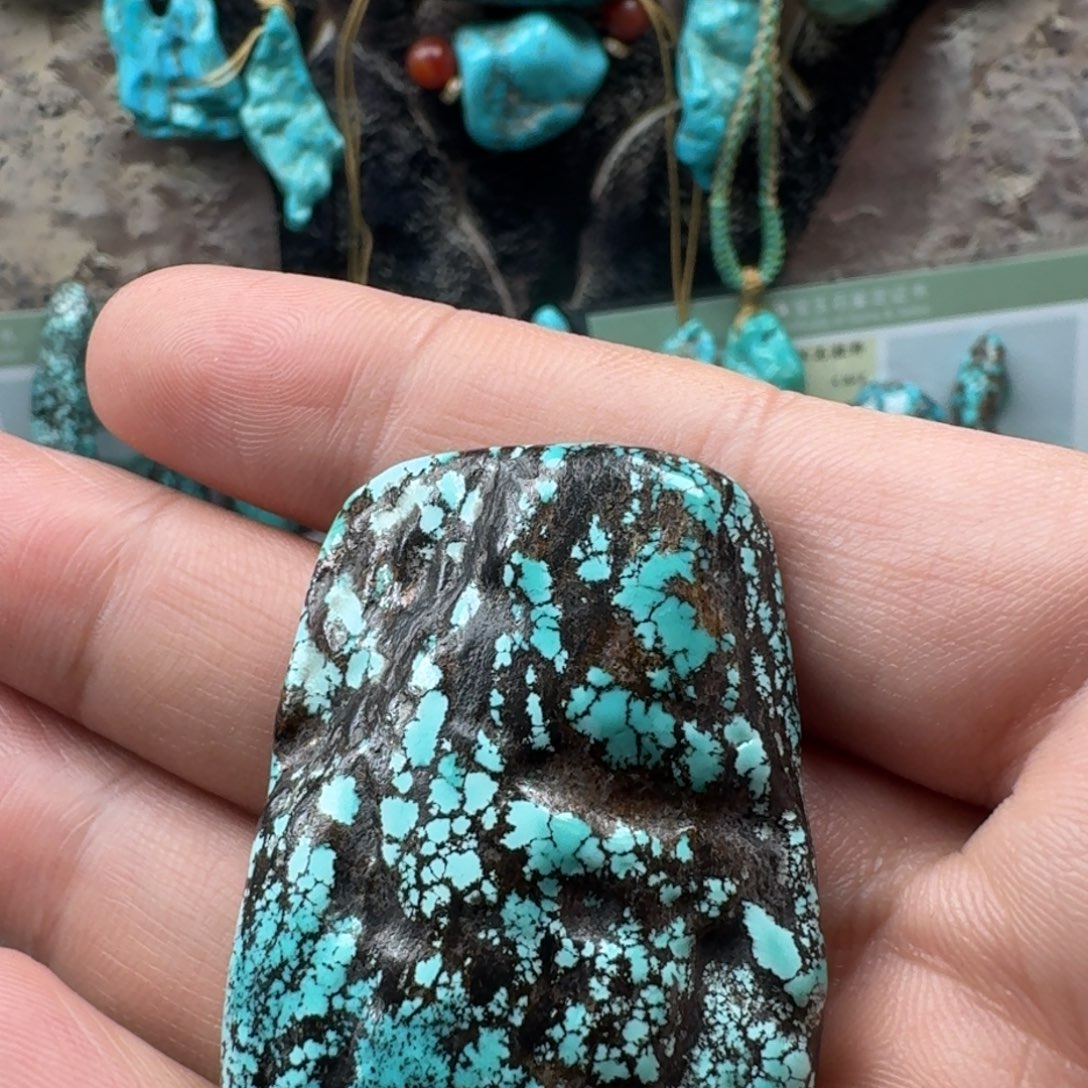 绿松石未镶嵌珠宝奇石