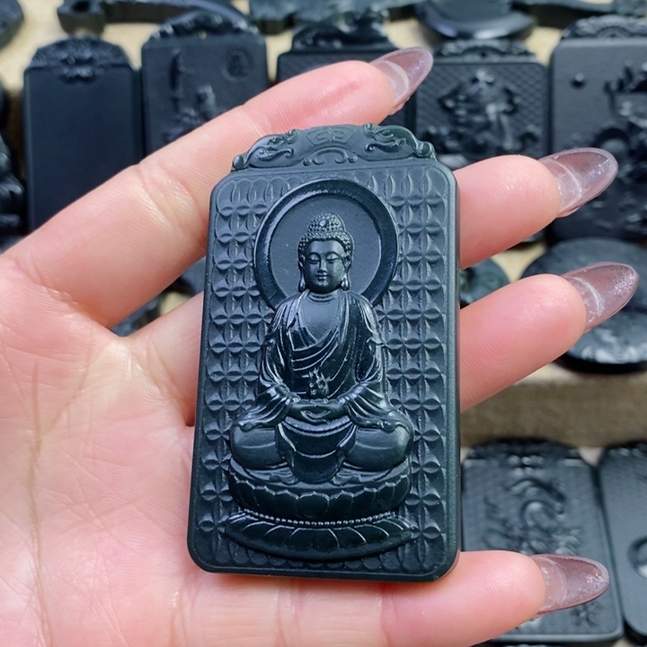 和田玉（青玉）颈饰未镶嵌双面雕刻